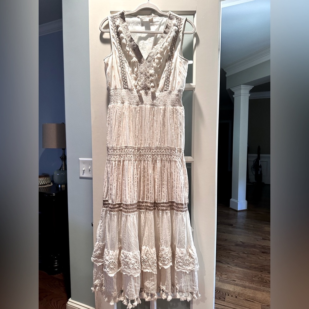 Like new Elegant Cream maxi Dress w gold stitching and embroidered accent